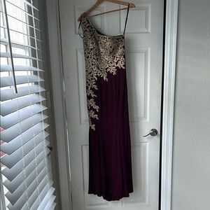 Elegant Purple and Gold One-Shoulder Dress 👗